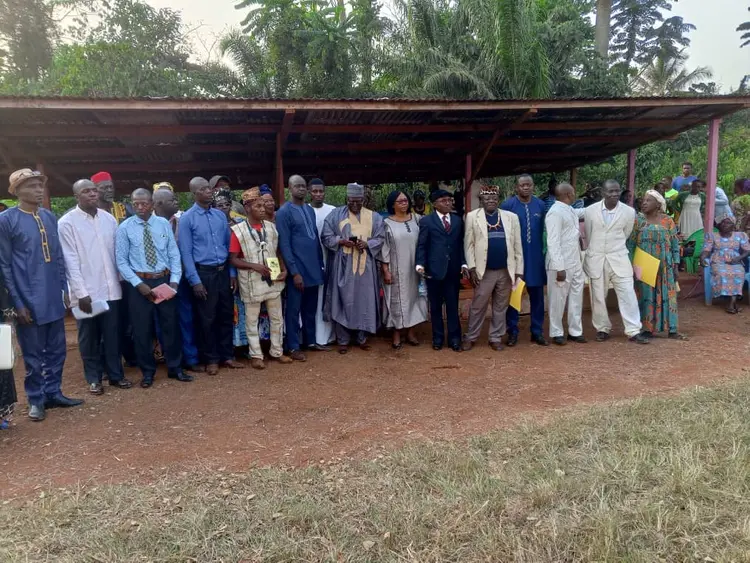 Dédicace du Manuel de transition et de l'abécédaire en Pol